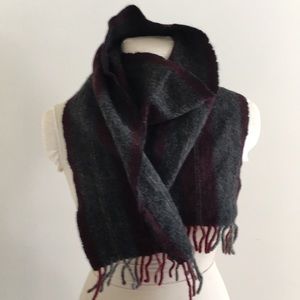 Gorgeous, classic Charcoal/Burgundy wool scarf